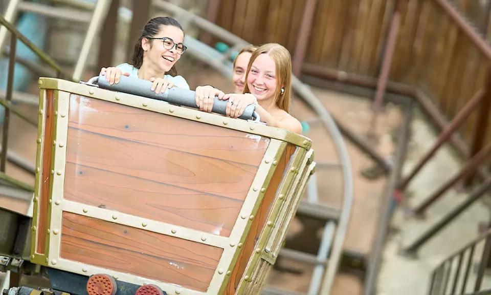 Expérience multi-parcs avec attractions et sensations aquatiques