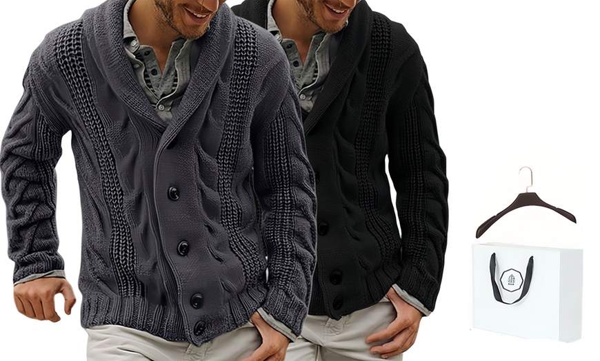 Image 1: Pull en maille à col rabattu, boutonné sur le devant