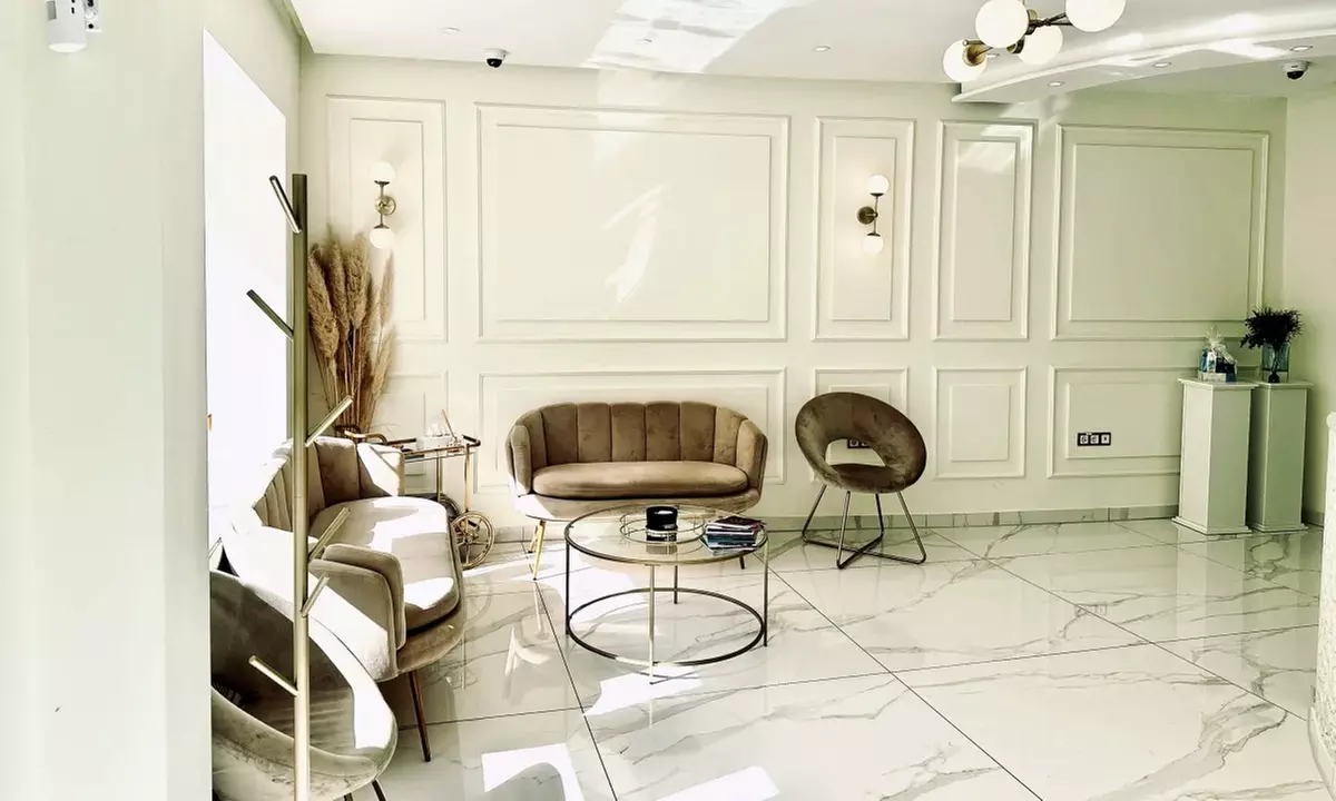 Strahlende Haut mit Microneedling, BB-Glow oder Aqua-Facial