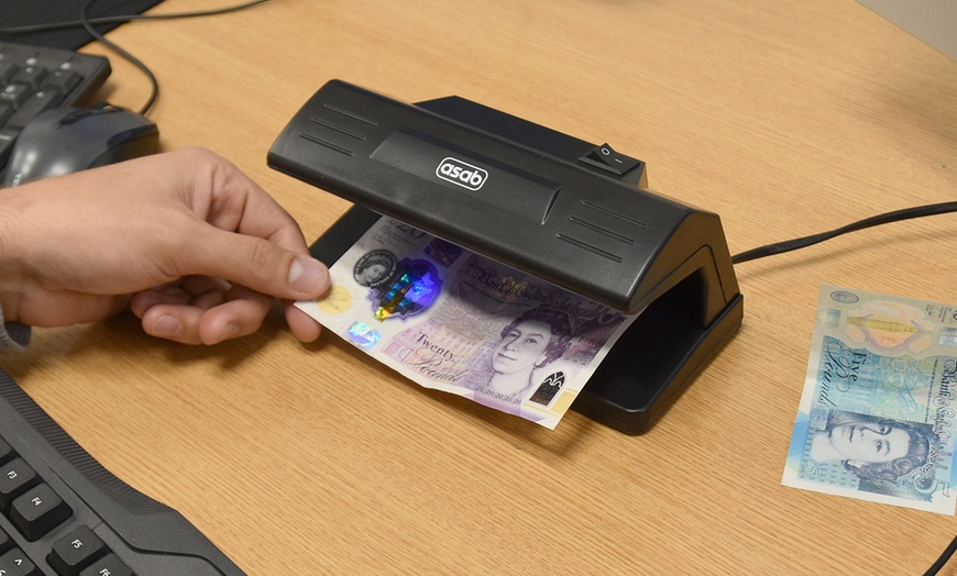 Image 4: Counterfeit Money Detector