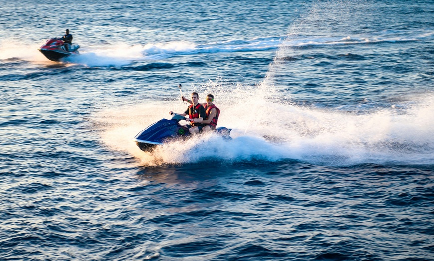 Image 8: Hasta 17% de dto. en Alquiler de motos acuáticas en Limit Boat Rental