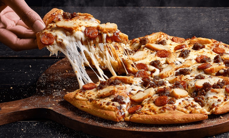 Image 1: Pizzas médium et desserts à Domino's Pizza Montpellier - Pompignane