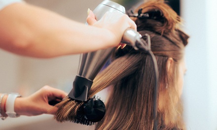 Sesión de peluquería con lavado, masaje y peinado - Clip and Chic by Jacqueline