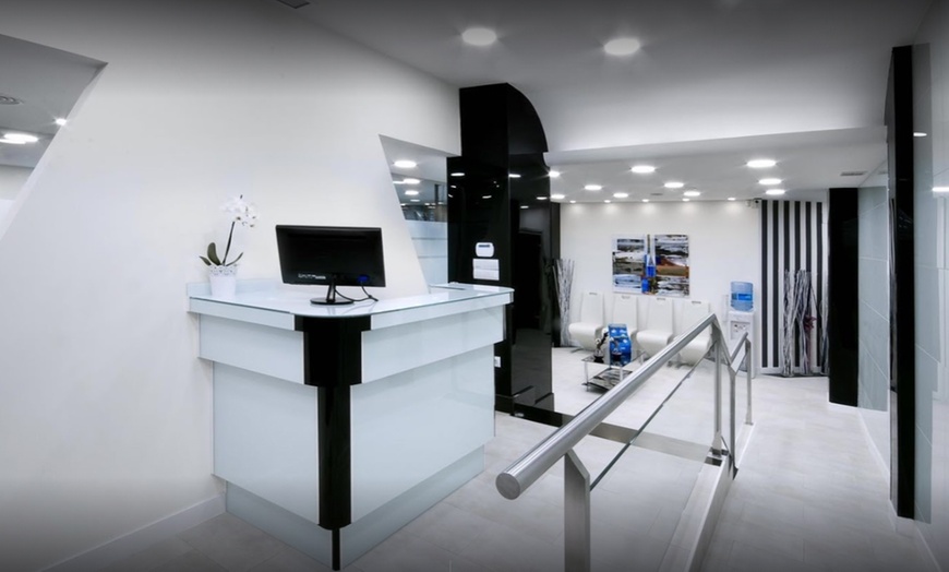 Image 5: Limpieza bucal completa con opción a radiografía y blanqueamiento