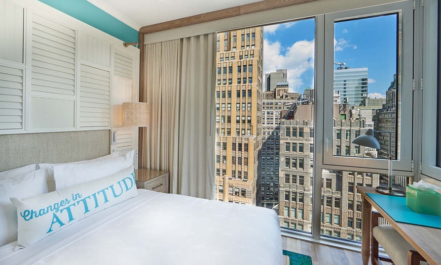 Image 8: Resort in Midtown Manhattan with Rooftop Pool 
