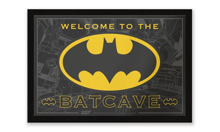 Image 5: DC Comics Themed Entrance Mats and Coffee Cups