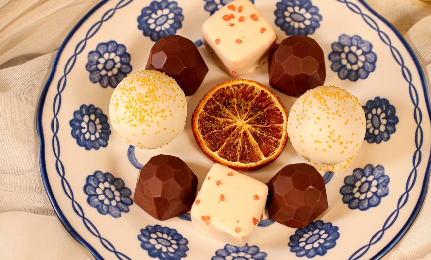 Image 8: Gourmet Caramel Apples, Fudge, Dipped Bananas & Yogurt Treats