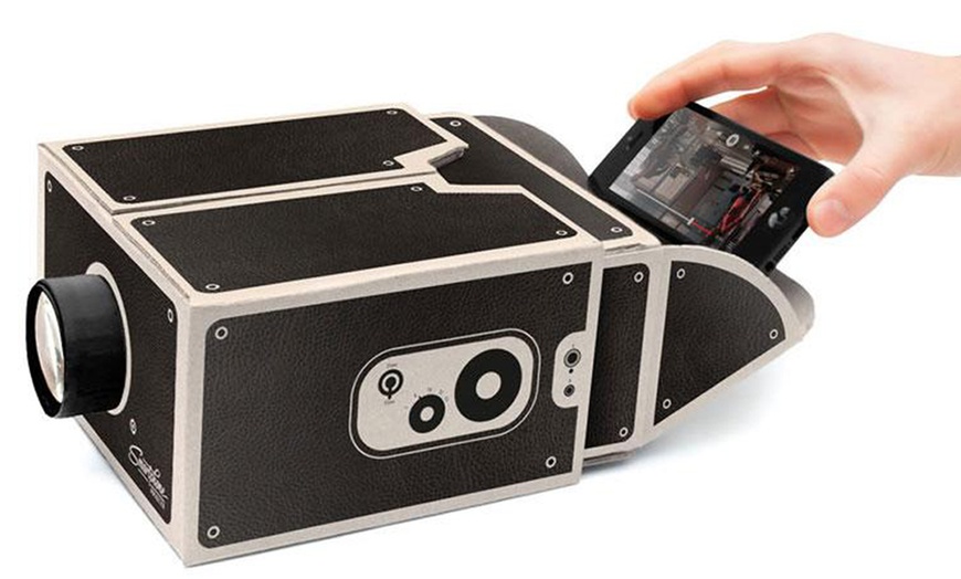 Image 2: Smartphone Projector