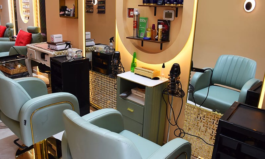 Image 4: Root Touch Up Loreal Plus Blow Dry, Olaplex Treatment, Ombre and More