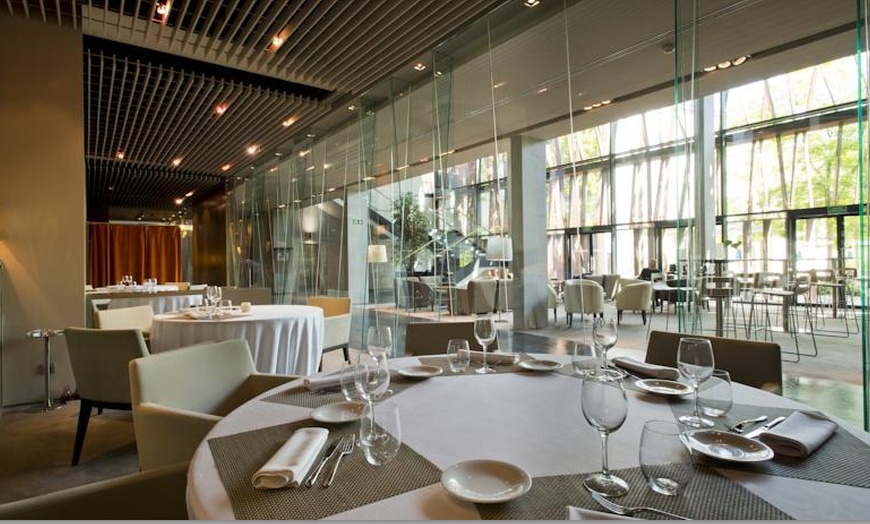 Image 9: Spa y Gastronomía Hilton en Barcelona 4*