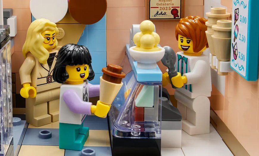 Image 6: LEGO Ideas The Italian Riviera 21359