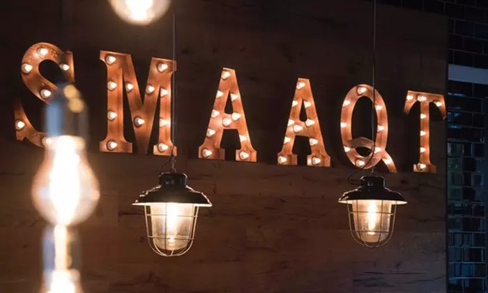 Rondvaart van 75 minuten door Amsterdam met daarna een burgermenu