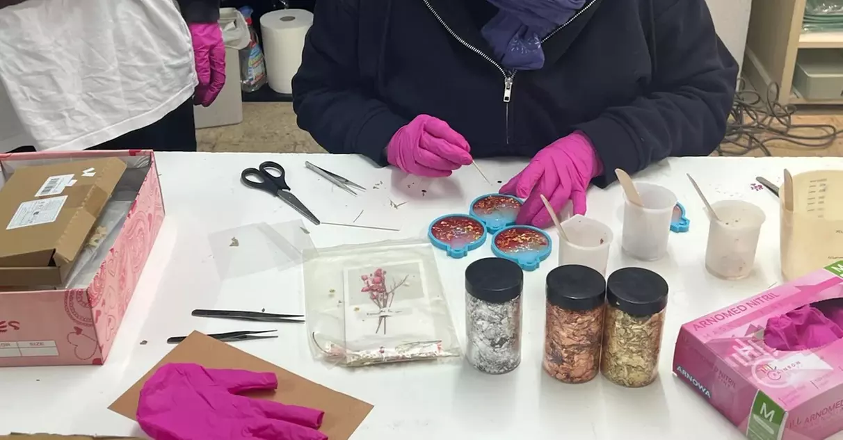 Taller de resina acrílica de 2 horas para 1, 2, 4, 6 o 10 personas