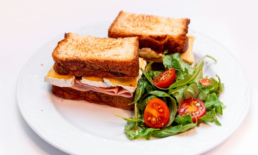 Image 16: Brunch para 2 o 4 con dulces, salados, bebidas y premium con cócteles
