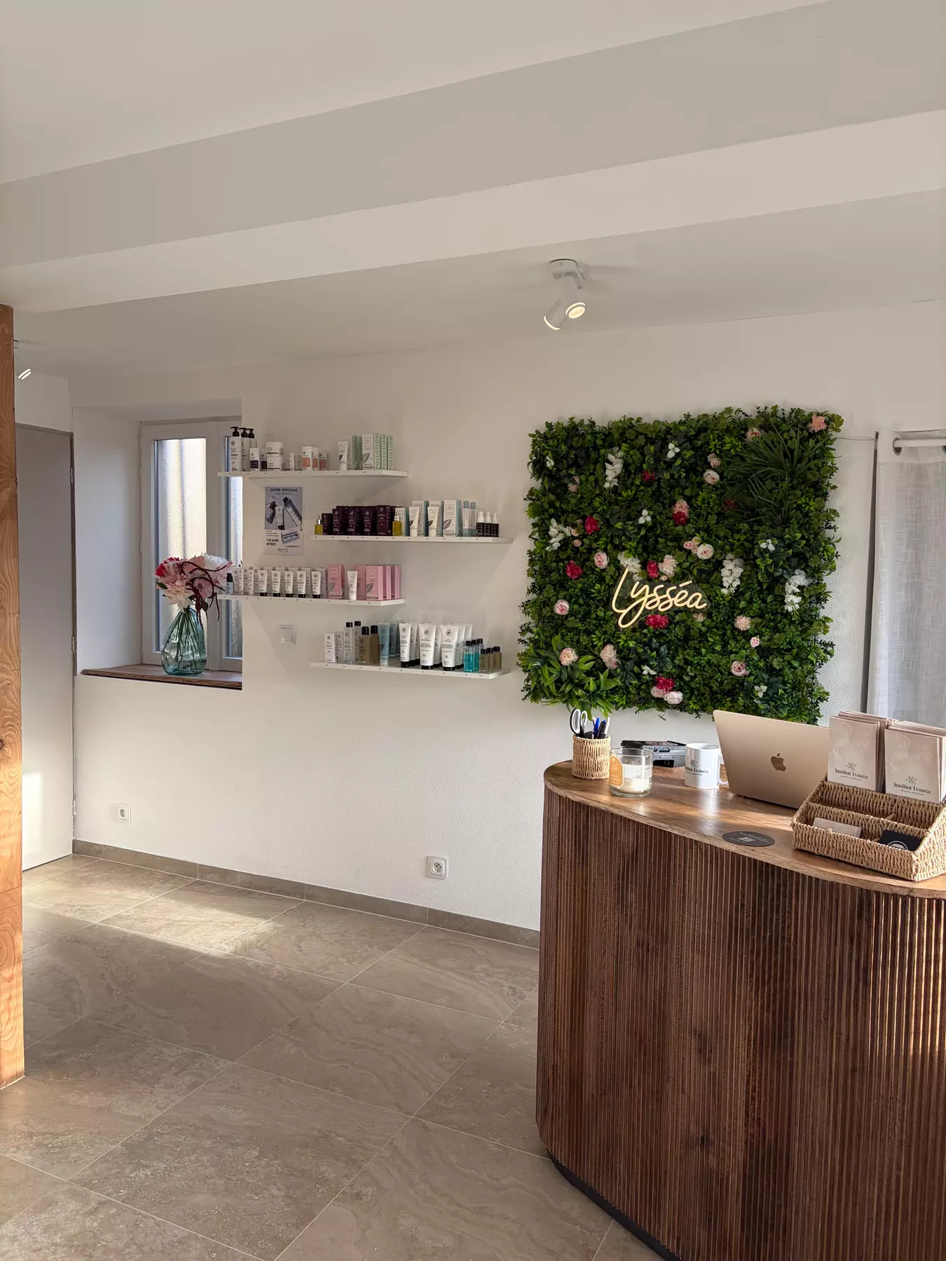 Massage californien de 45 min, d'1h ou d'1h30, option à la bougie