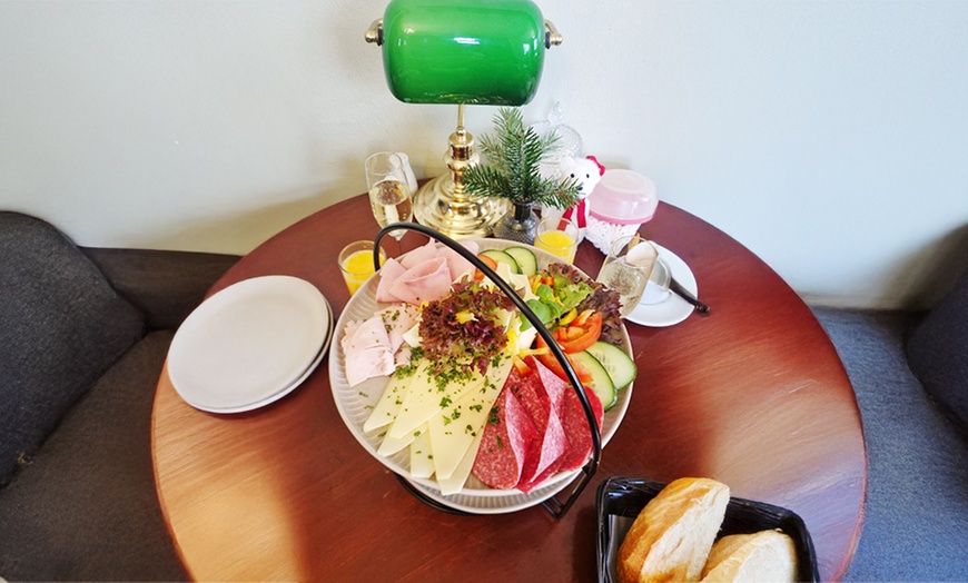 Image 2: Frühstück inkl. Prosecco oder frischer O-Saft für 2 oder 4 Personen