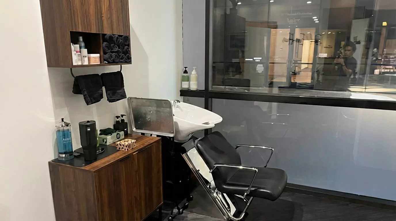 Erik McEwen Hair Offers Personalized Men & Women Haircut with BlowDry and Conditioning (Up to 42% Off) - Second Medium
