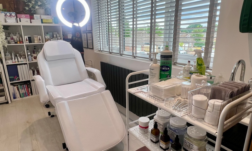 Image 2: Up to 34% Off on Facial - Moisturising at Lolinka Beauty Clinic