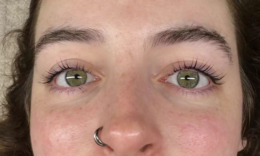 Get Beautiful Lashes with One Eyelash Tinting and Lift Treatment