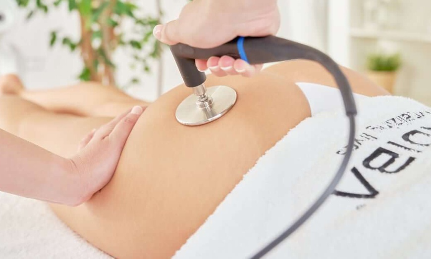 Image 7: 1 o 3 sesiones de tratamiento facial con vitaminas o masaje