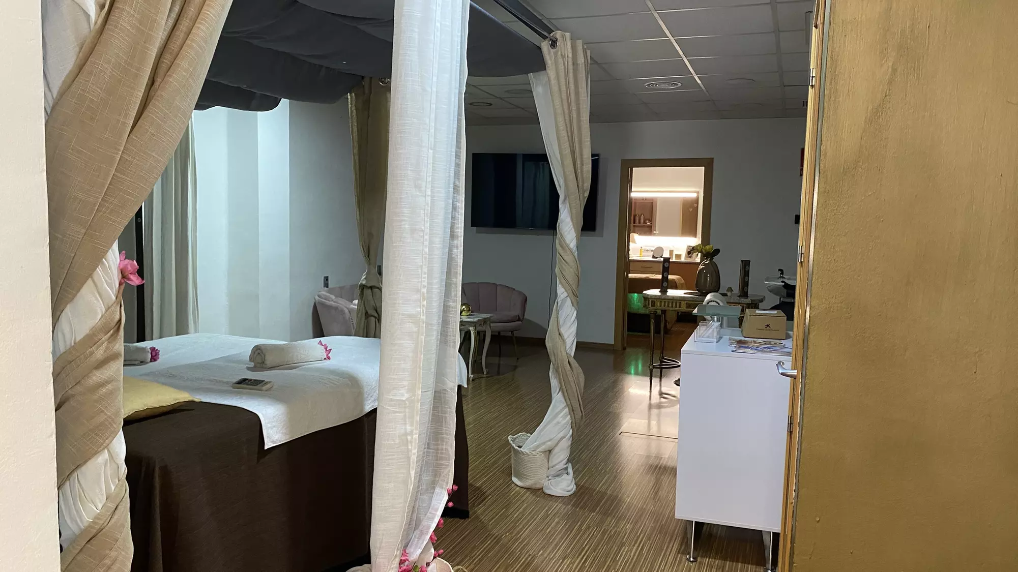 ¡Limpieza facial, radiofrecuencia y electroestimulación!