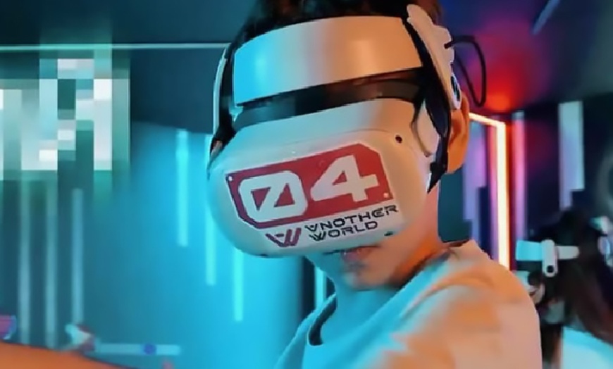 Image 1: 1 o 2 entradas a sesión de realidad virtual a elegir para una persona