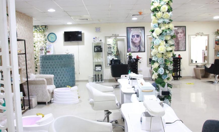 Image 5: Smooth & Silky: Full-Body Waxing and Threading Packages