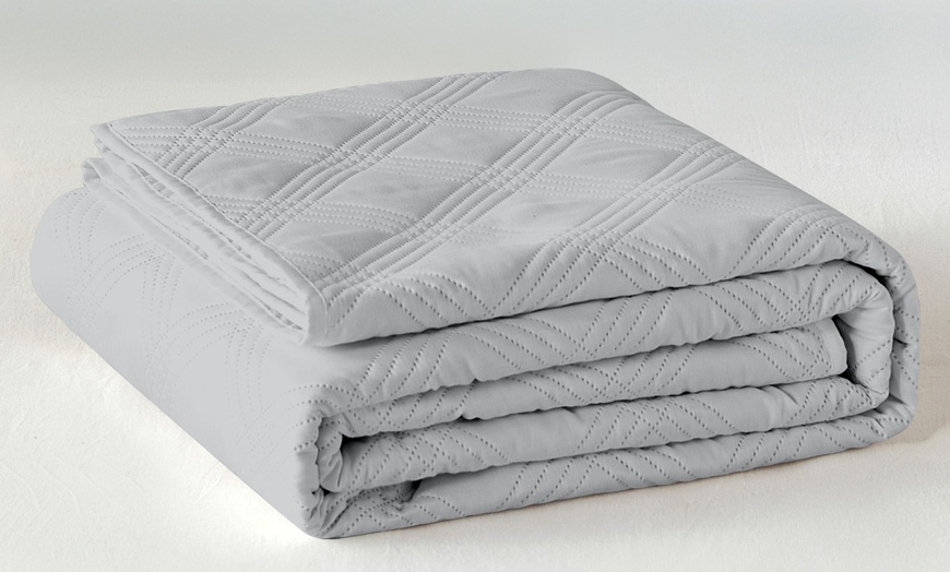 Image 2: Couvre-lit léger matelassé "Birmingham" en satin