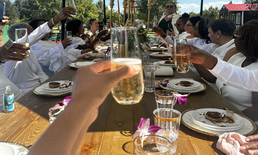 Image 3: 4 Flight Guided Wine Tasting with Artisan Charcuterie