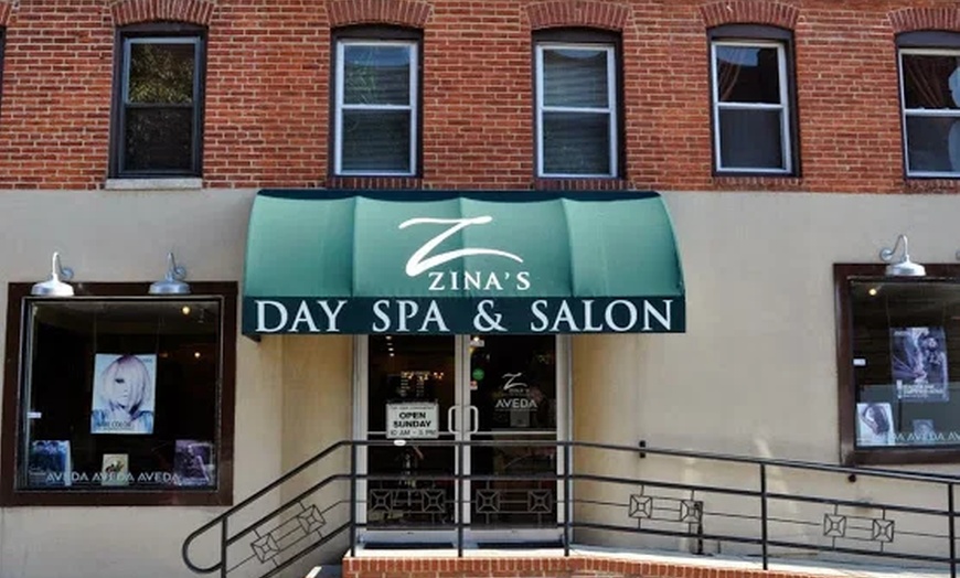 Image 4: Enjoy 60 Minute Therapeutic / Couples Massage or Spa Package w/ Facial