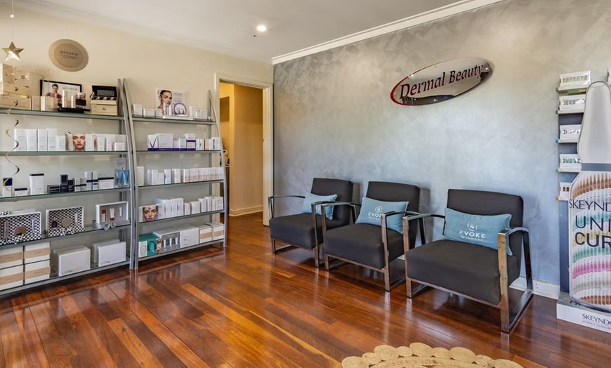 Image 5: Up to 52% Off on Green Lipo Laser Fat Reduction Treatment 