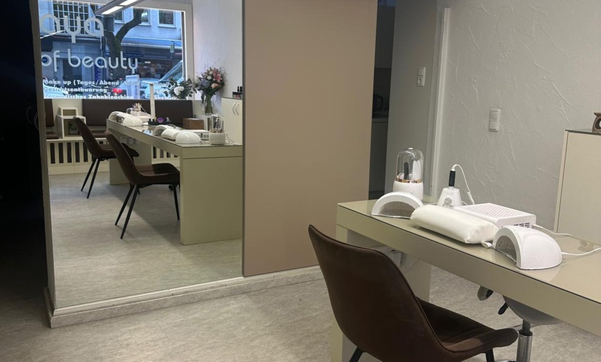 Image 3: Klassische Gesichtsreinigung, Aqua-Facial oder Microneedling für 1 P.