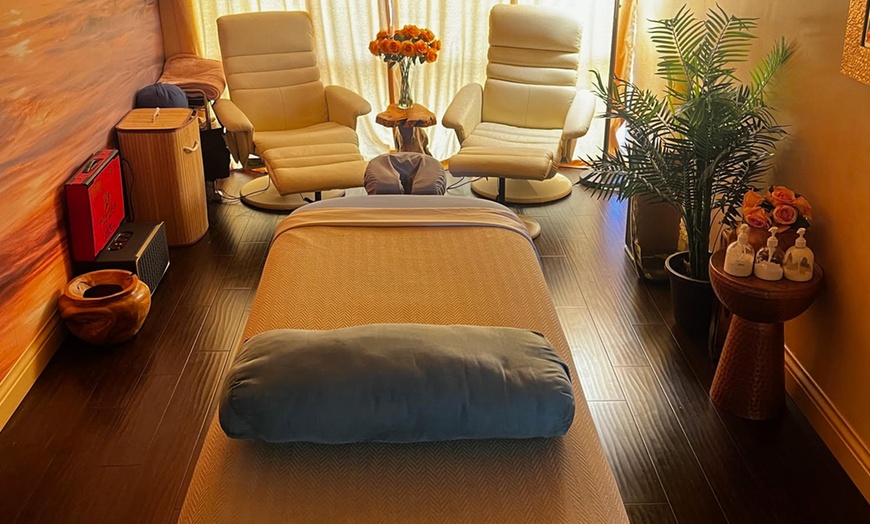 Image 2: Choose from Variety of Massage Options for 60, 90 or 120 Minutes