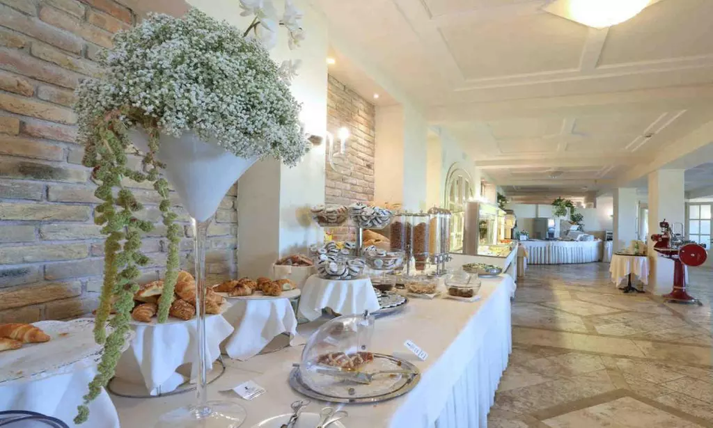 Lago di Garda 4*: Soggiorno con colazione o mezza pensione e Spa