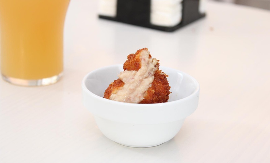 Image 4: Tapeo que te veo: croquetas, tortilla y bebidas para 2 personas