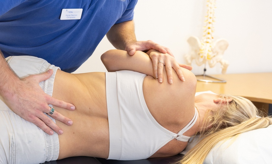 Image 2: Experience a Comprehensive 40-Minute Chiropractic Exam & Consultation