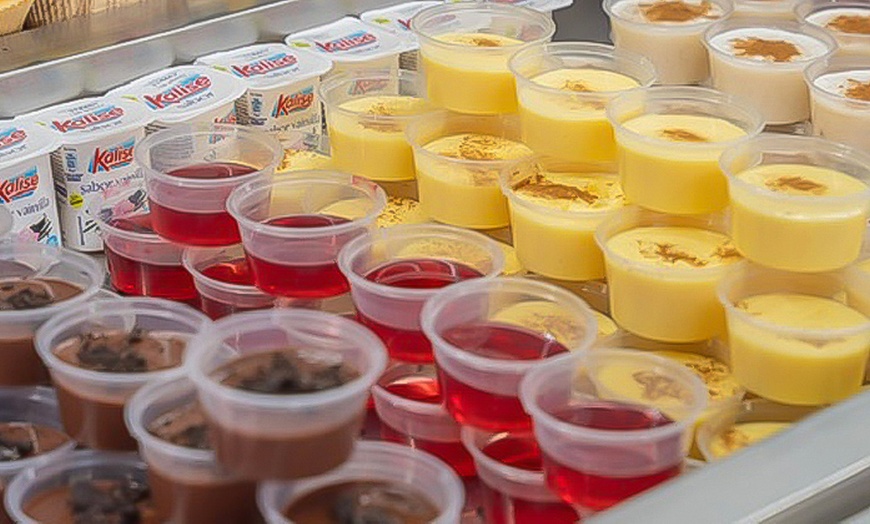 Image 2: Buffet libre para 2 o 4 válido entre semana o fin de semana y festivos