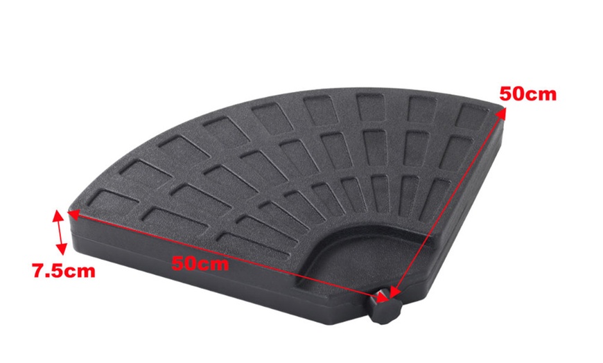 Image 16: Fillable Umbrella Base for a Cantilever Parasol