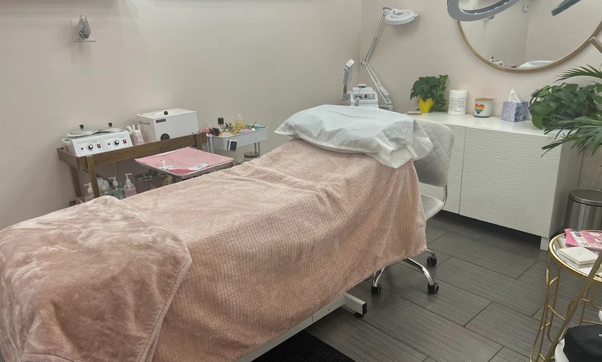 Image 6: 6 Laser Hair Removal Sessions-Small, Medium, Large or Extra Large Area