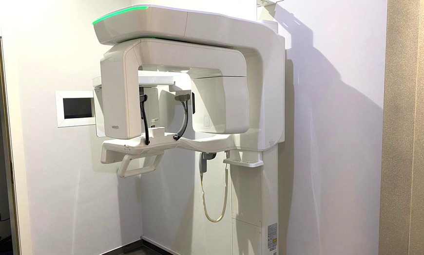 Image 4: 1 o 2 sesiones de limpieza bucal con opción a blanqueamiento 