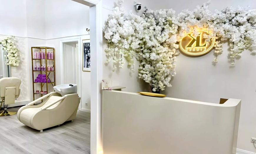 Image 3: Bis zu 35% Rabatt auf den Haarschnitt – Damen bei Kader Loth Beauty