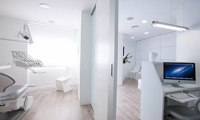 Hasta 58% de dto. en Limpieza dental en WHITE CLINICA DENTAL