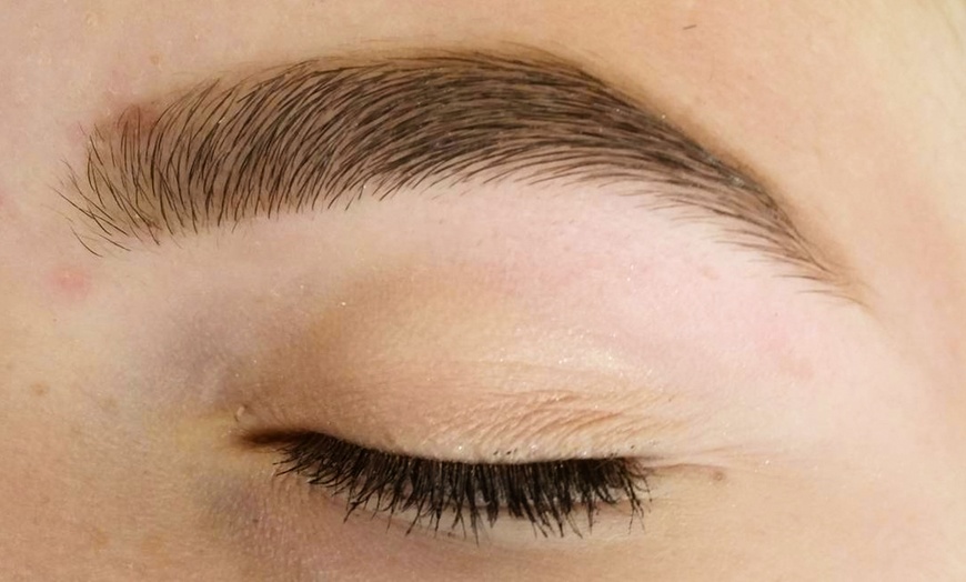 Image 2: Brow Sculpt, Tint & Lash Tint Beauty Boost