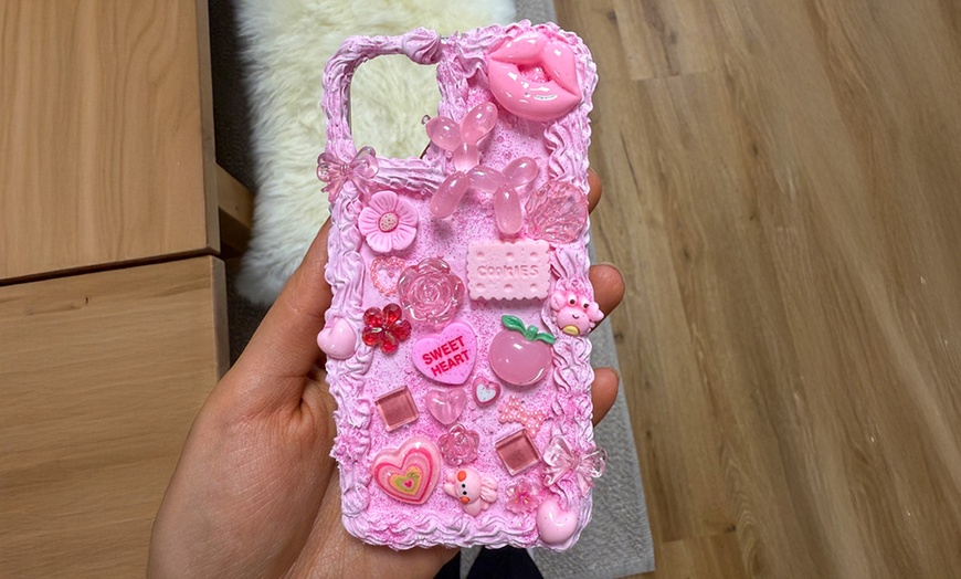 Image 2: Workshop „Gestalte deine eigene Handyhülle“ inkl. Snacks und Getränke