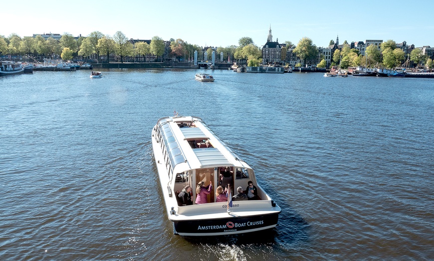 Image 2: Rondvaart van 75 minuten door Amsterdam met daarna een burgermenu