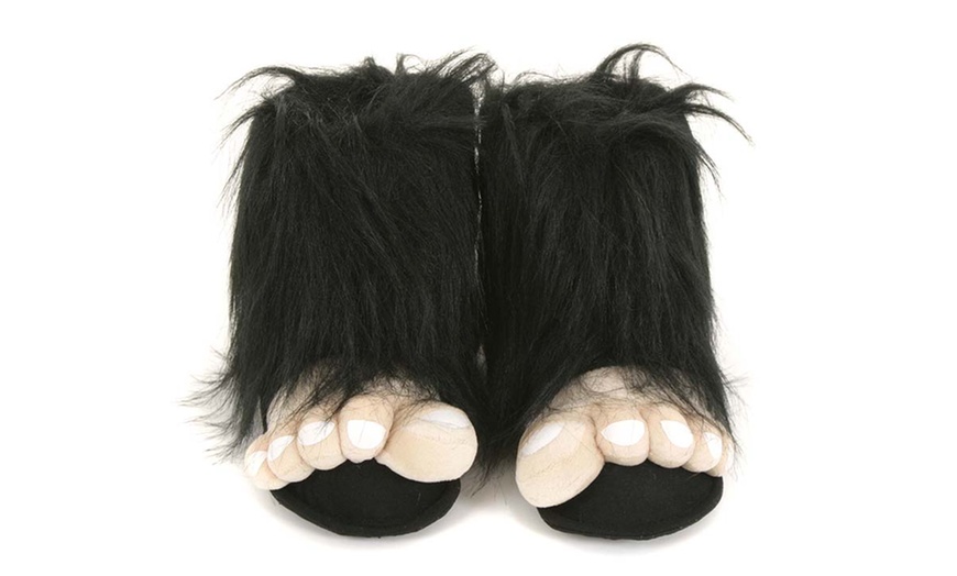 Image 3: Men's Bigfoot Novelty Slippers