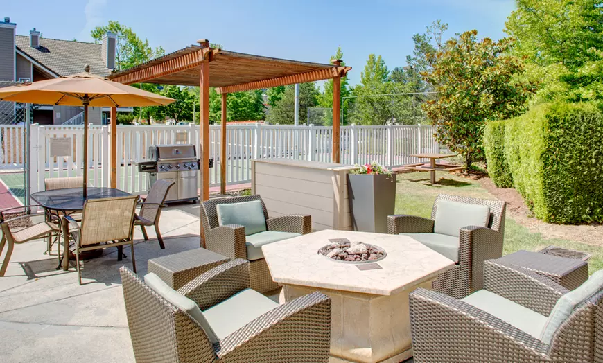 Fire Pit & Outdoor Grill
