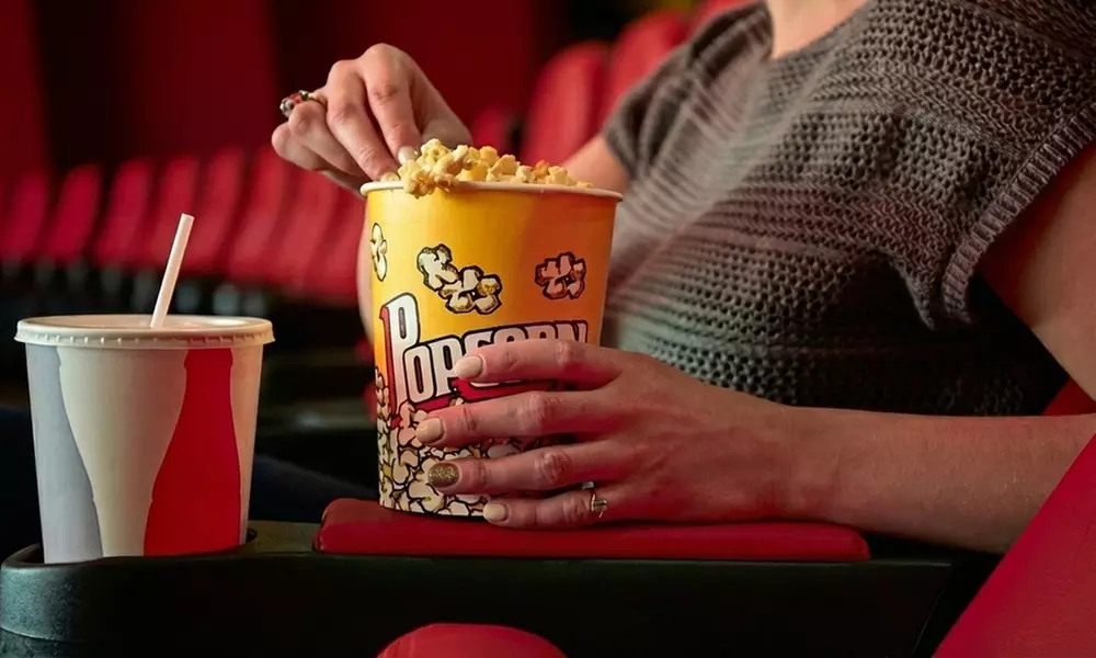 Combo de cine: 1, 2 o 4 entradas con palomitas, refresco o agua