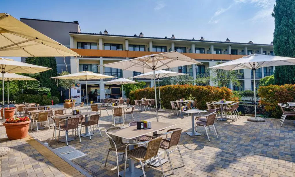 Peschiera del Garda 4*: camera doppia con mezza pensione e Spa