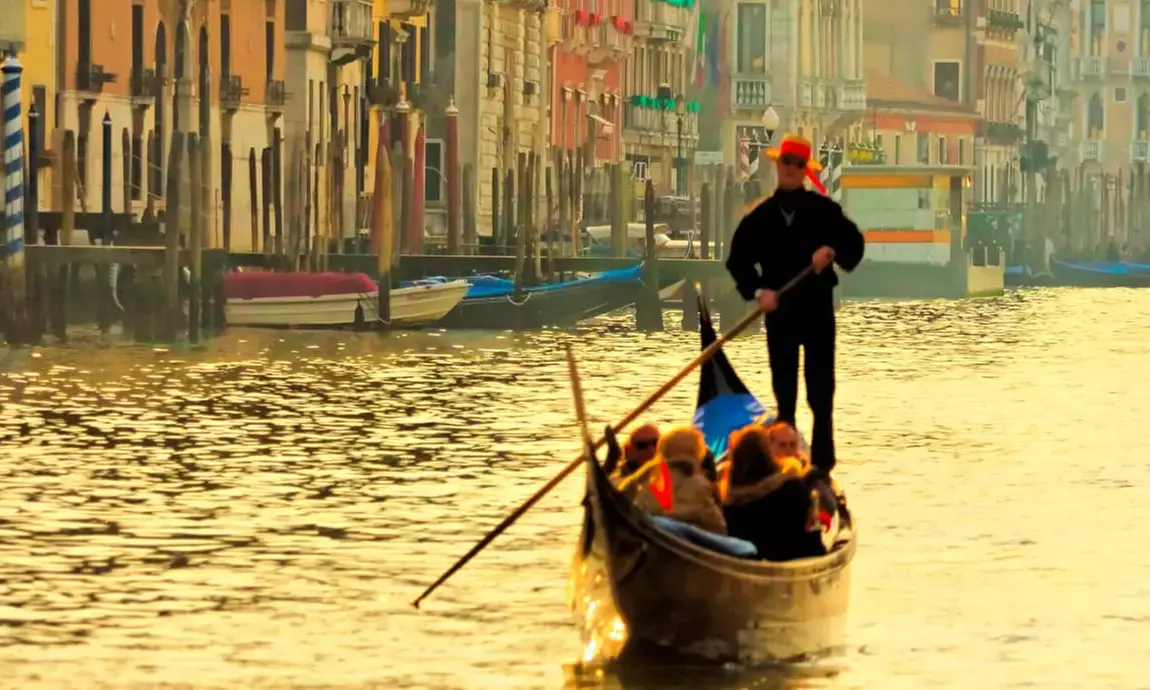Promenade guidée en gondole à Venise